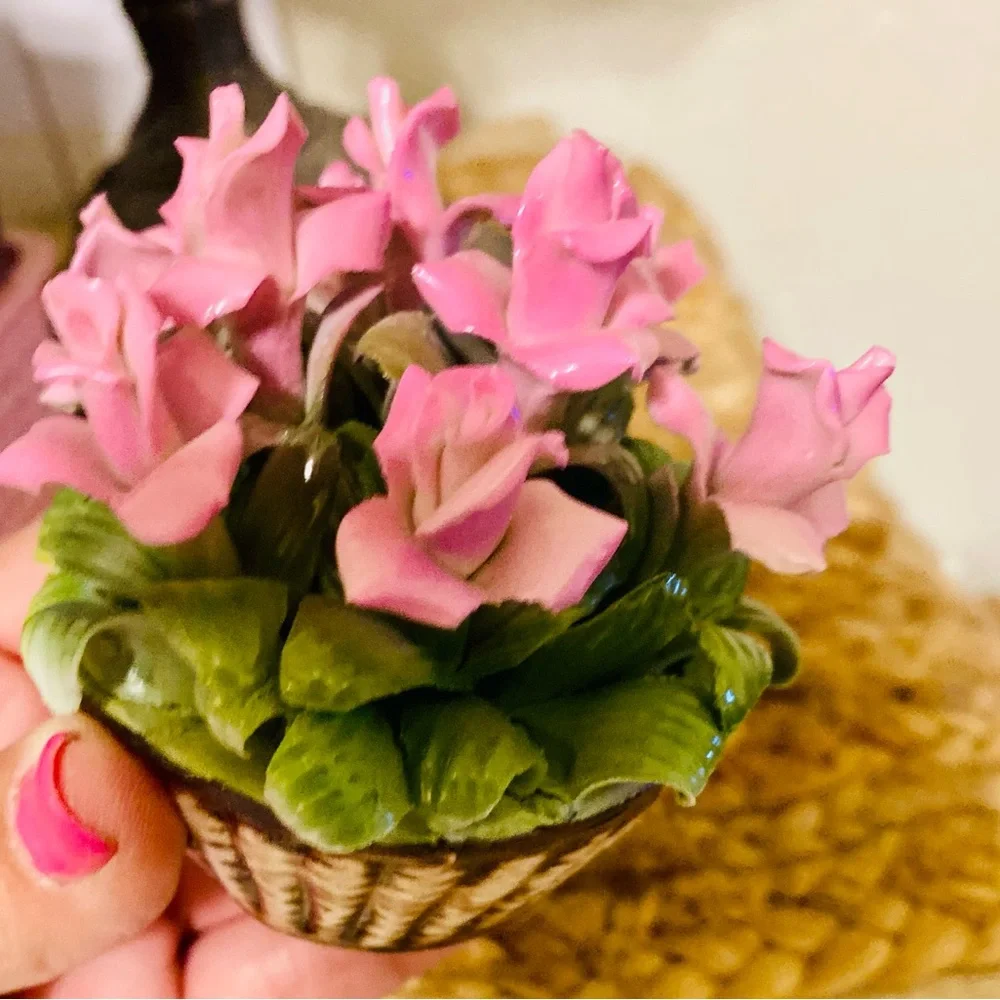 Capodimonte Porcelain Flower Centerpiece with pink roses size 4x4x4